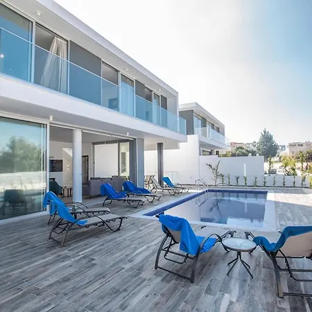 Rent Your Dream Holiday And Look Forward To Relaxing Beside Your Private Pool 1563 * Protaras