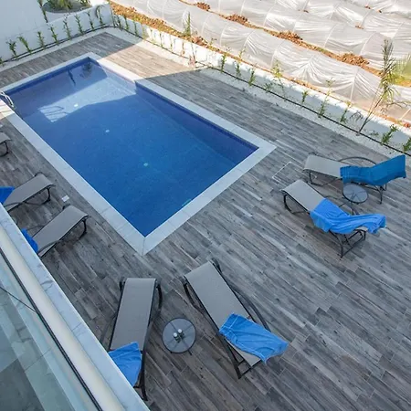 Villa Rent Your Dream Holiday And Look Forward To Relaxing Beside Your Private Pool 1563