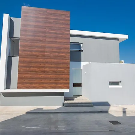Rent Your Dream Holiday And Look Forward To Relaxing Beside Your Private Pool 1563 Protaras