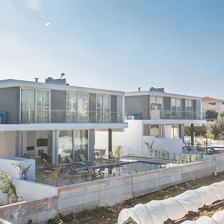 Rent Your Dream Holiday And Look Forward To Relaxing Beside Your Private Pool 1563 * Protaras
